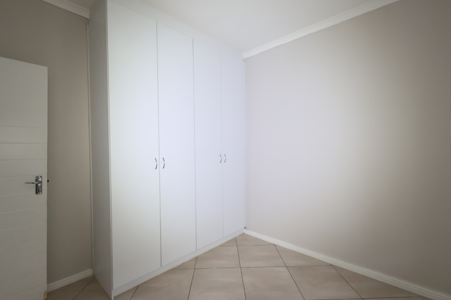 To Let 2 Bedroom Property for Rent in Buh Rein Estate Western Cape